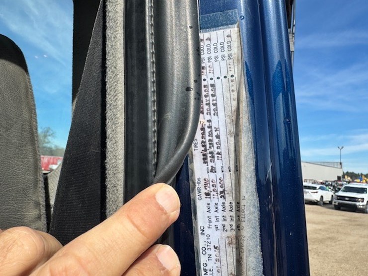 2015-international-7600-image-22