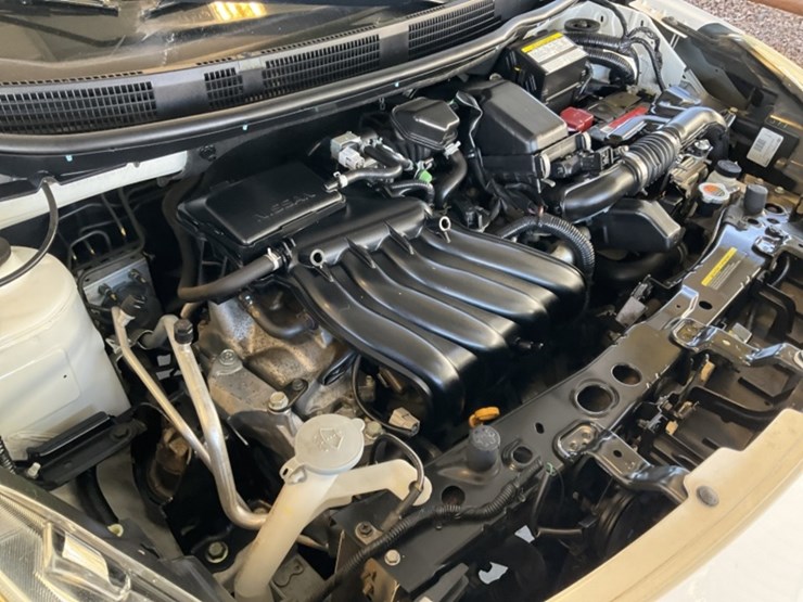 2015-nissan-versa-sdn-image-11