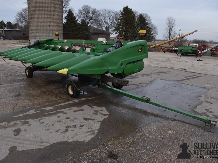 2024-john-deere-c8r-image-1