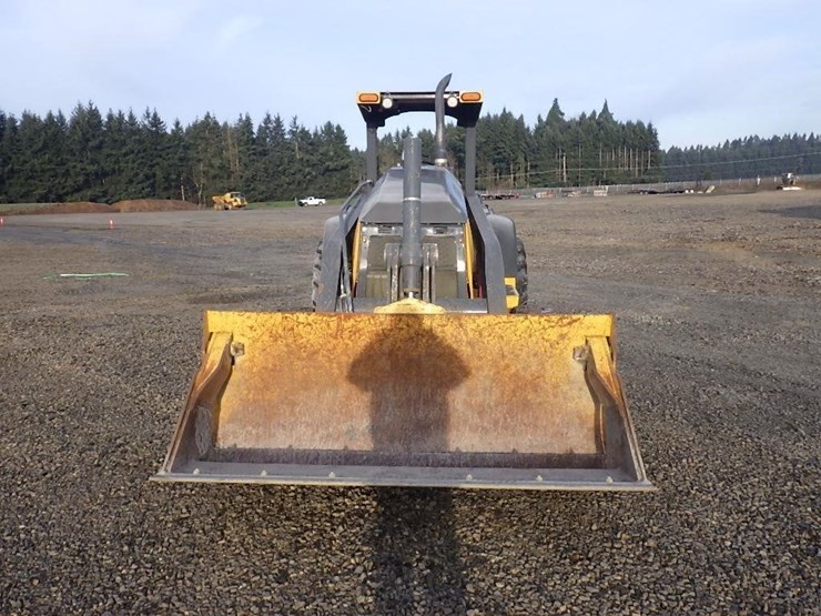 john-deere-210-image-2