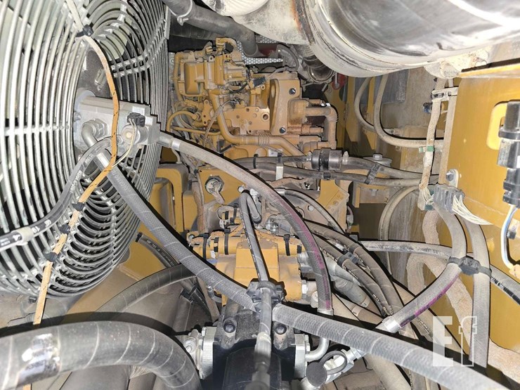 2016-caterpillar-cw34-image-18