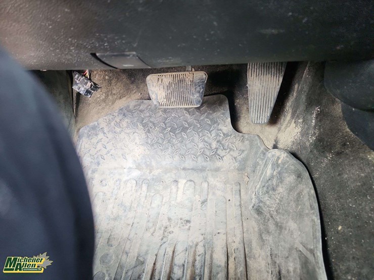 2017-dodge-2500-image-24