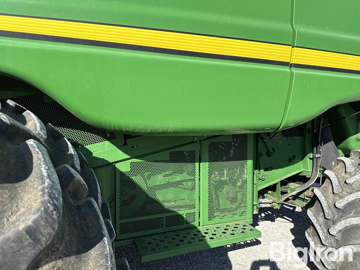 2010-john-deere-9770-sts-image-10