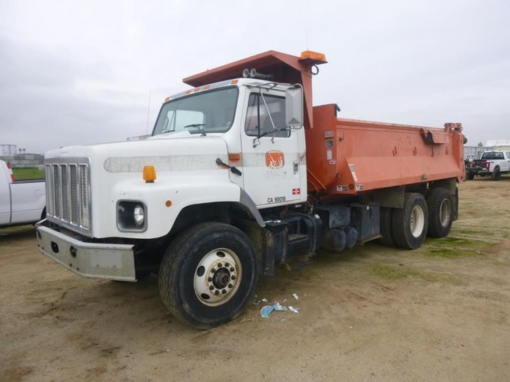 2002-international-2674-image-1