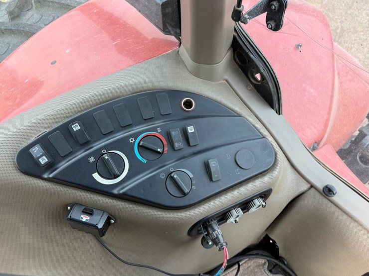 2012-case-ih-magnum-340-image-43