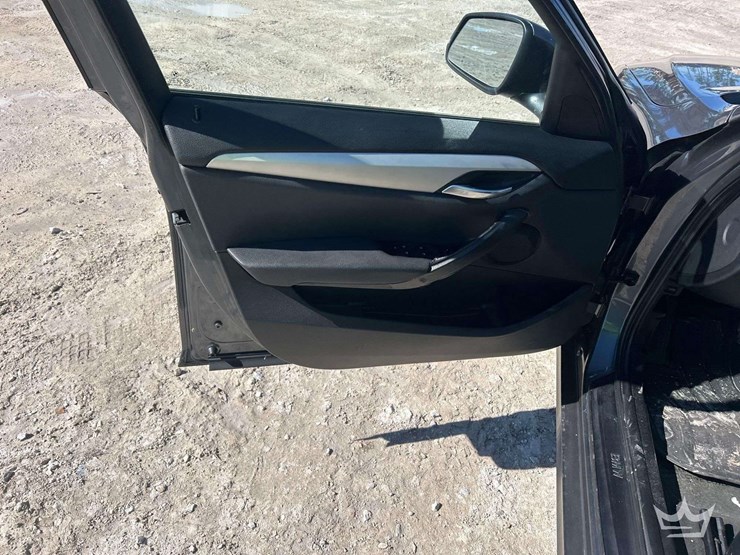 2014-bmw-28i-awd-suv-image-11