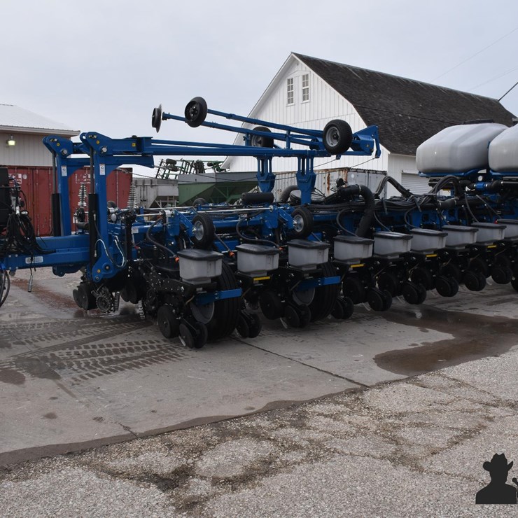 2023 KINZE 4905