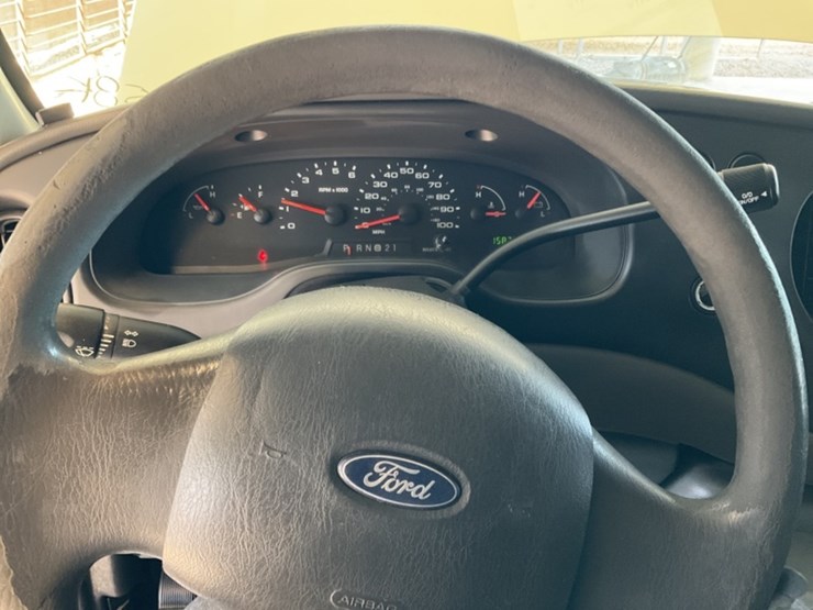 2008-ford-cargo-image-18