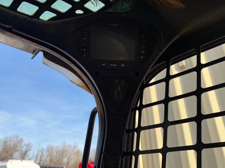 bobcat-t650-image-35