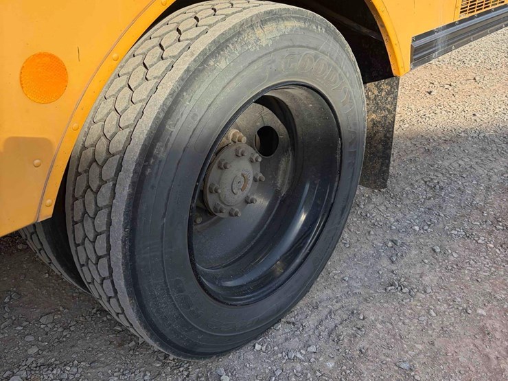 2011-blue-bird-school-bus-image-8