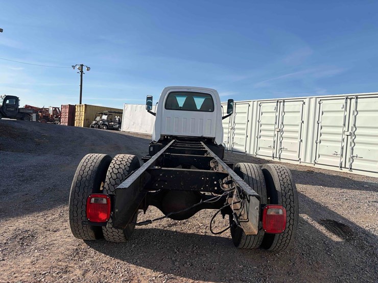 2007-gmc-7500-image-4