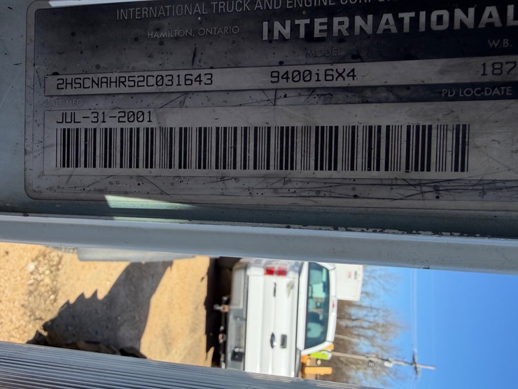 2001-international-9400-image-13