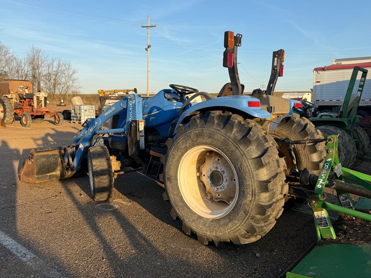 new-holland-t2320-image-5