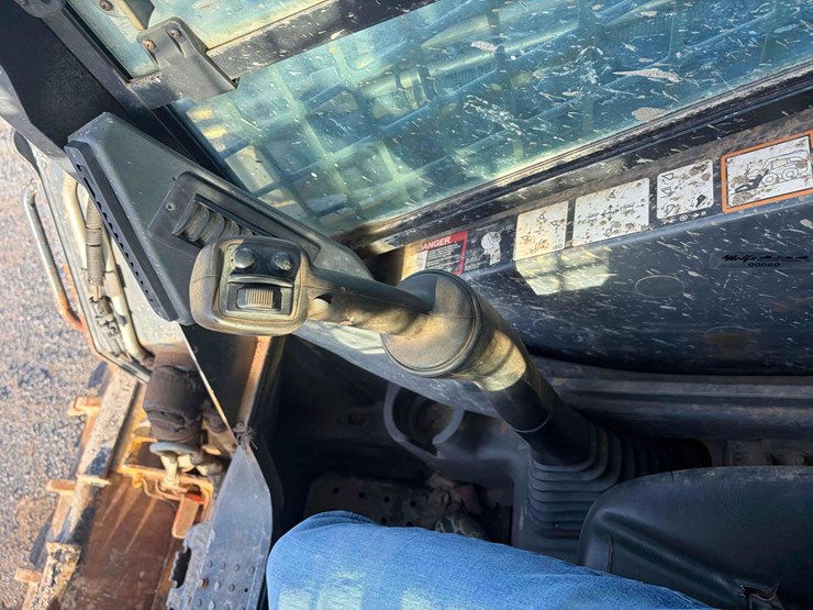 2017-deere-323e-image-13