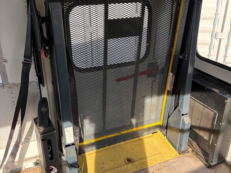 2011-blue-bird-school-bus-image-16