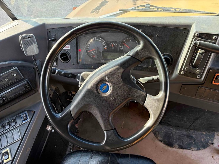 2011-blue-bird-school-bus-image-13