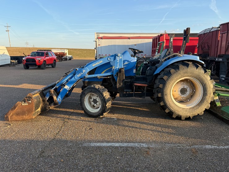 new-holland-t2320-image-4