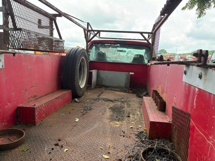 2003-ford-f550-image-14