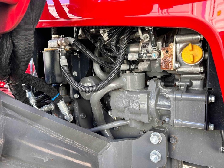 2024-massey-ferguson-1835e-image-18