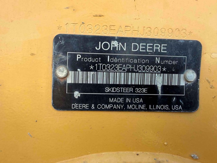 2017-deere-323e-image-16