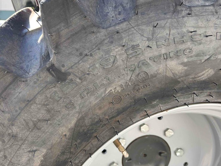 2024-massey-ferguson-1835e-image-15