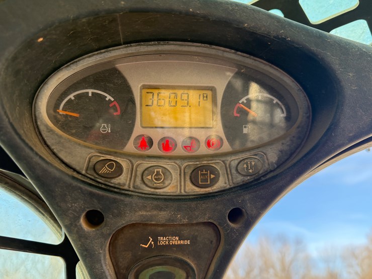 bobcat-t650-image-33