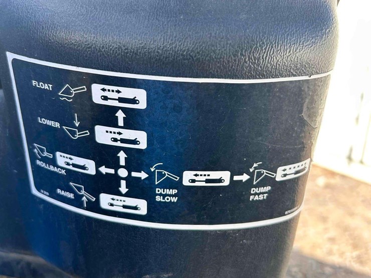 new-holland-tc24da-image-20