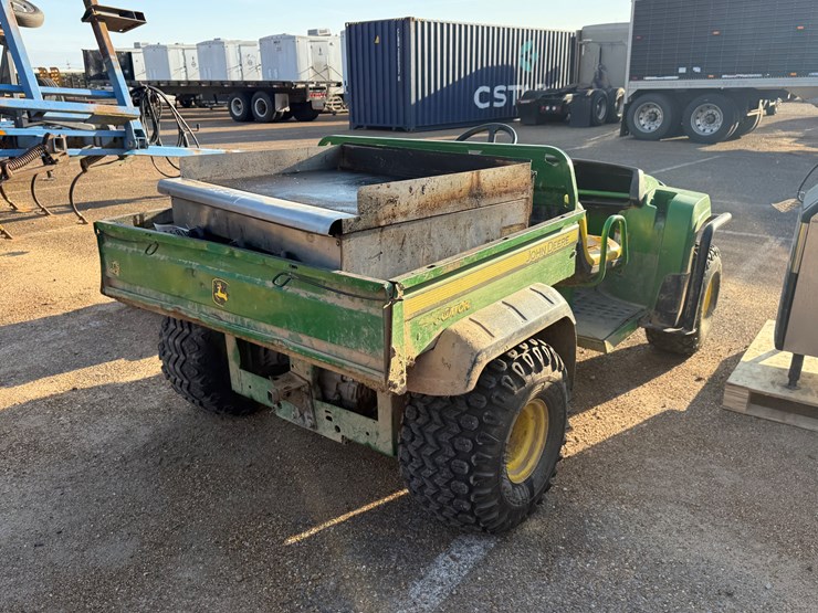 john-deere-gator-image-15
