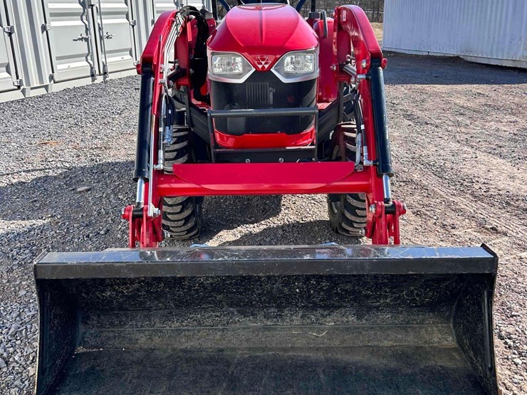 2024-massey-ferguson-1835e-image-8