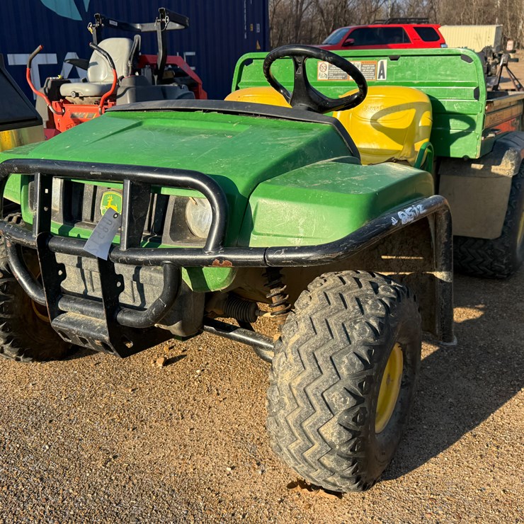 JOHN DEERE GATOR