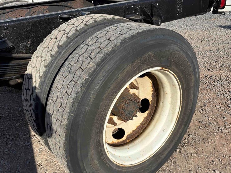 2007-gmc-7500-image-8