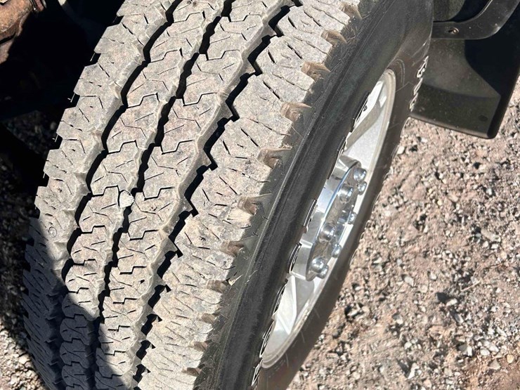 2011-ford-f350-image-12