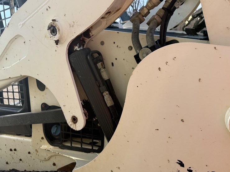 bobcat-t770-image-10