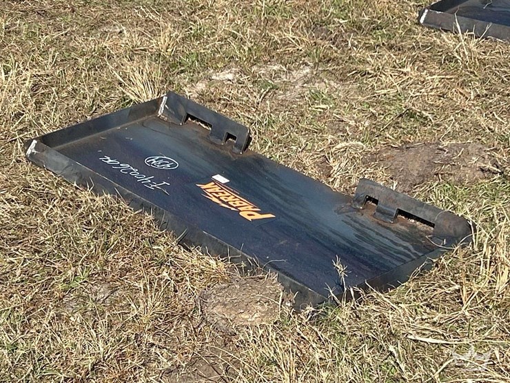 2025-pabreak-quick-attach-mount-plate-skid-steer-attachment-image-3