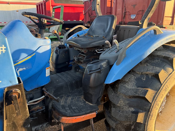 new-holland-t2320-image-19
