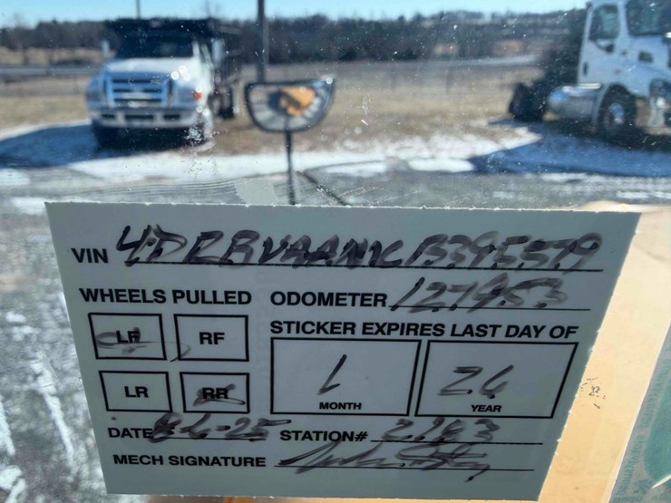 2011-international-school-bus-image-18