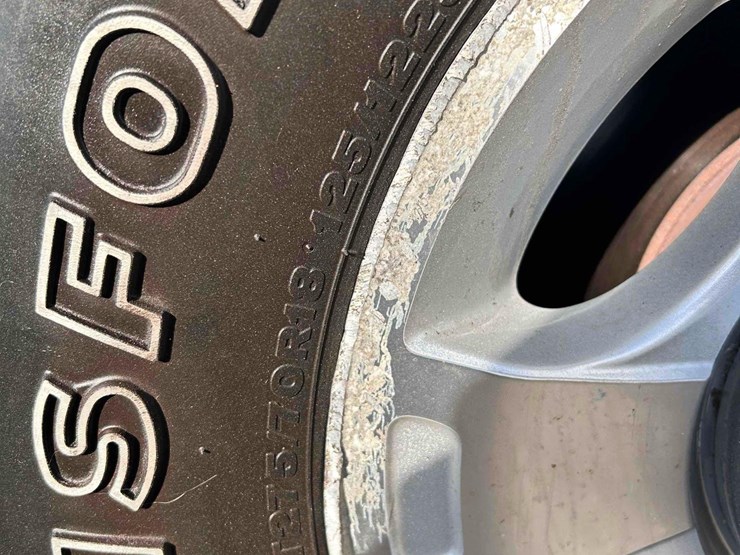 2011-ford-f350-image-13