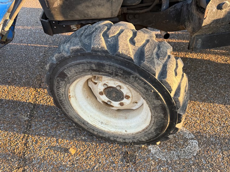 new-holland-t2320-image-15