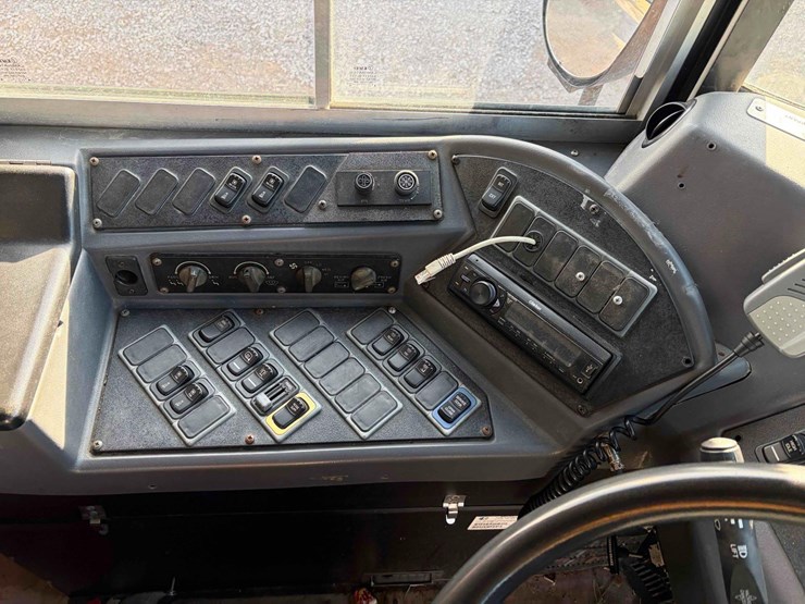 2011-blue-bird-school-bus-image-14