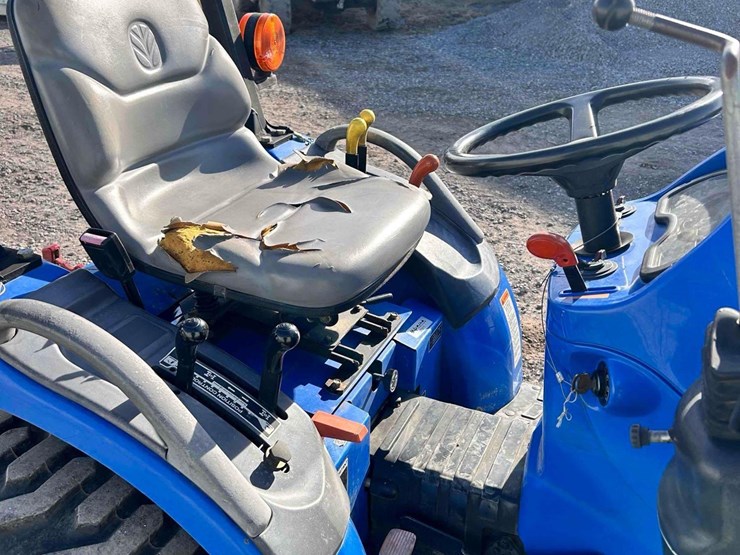 new-holland-tc24da-image-17