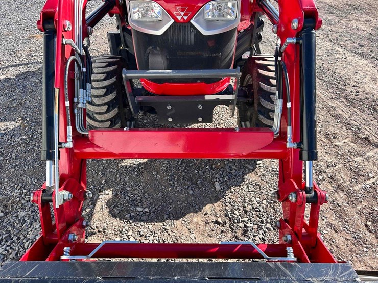 2024-massey-ferguson-1835e-image-9