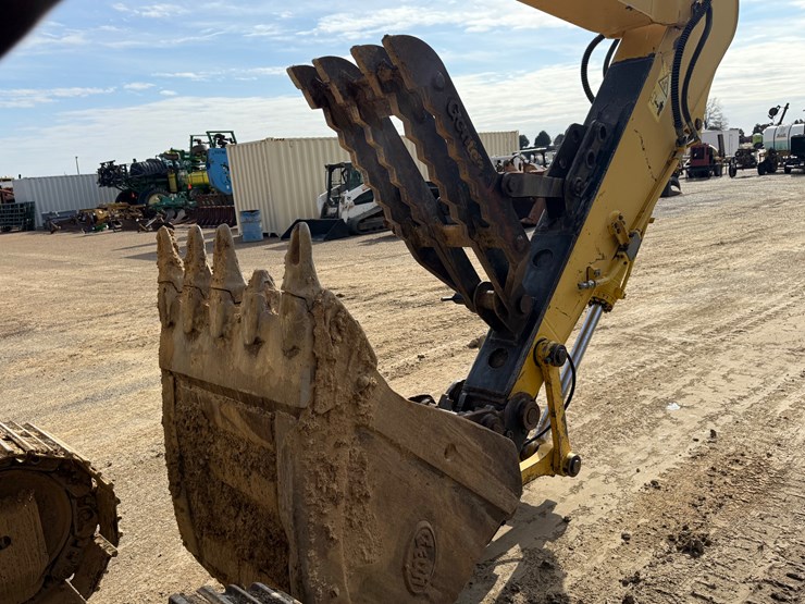 komatsu-pc160-lc-7-image-15