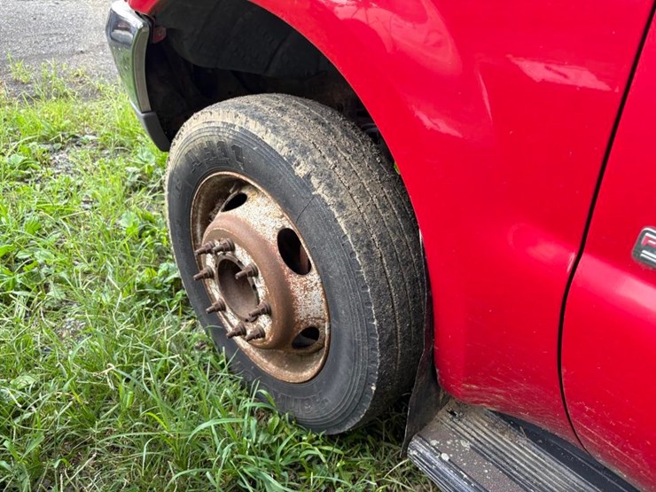 2003-ford-f550-image-17