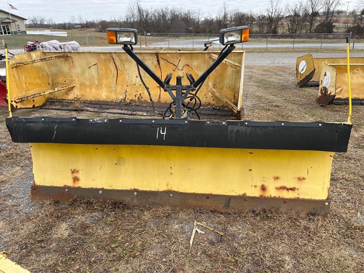 meyer-8.5'-snow-plow-w/-bracket-image-2
