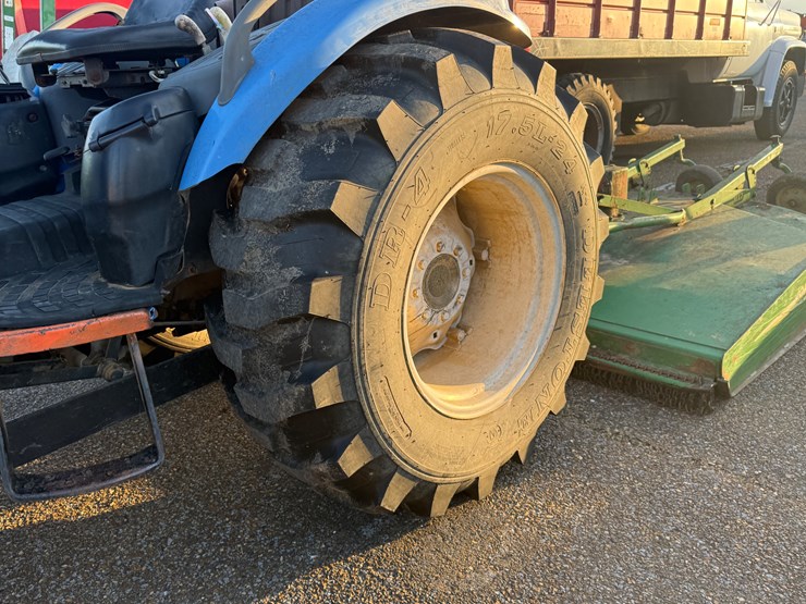 new-holland-t2320-image-14