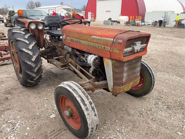 massey-ferguson-135-image-7
