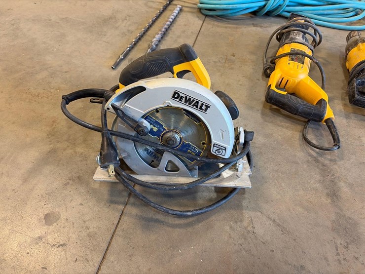 assortment-of-dewalt-hand-tools-image-2