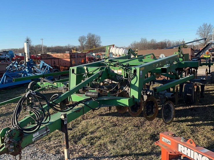 john-deere-2700-image-3