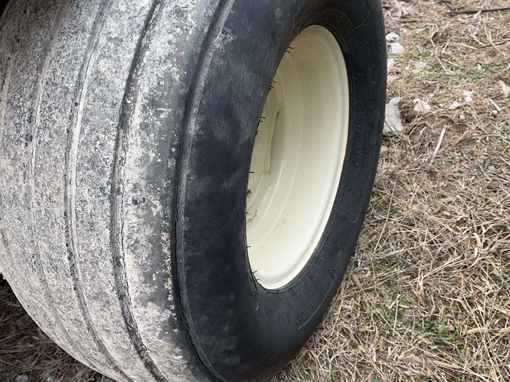 new-holland-851-image-18