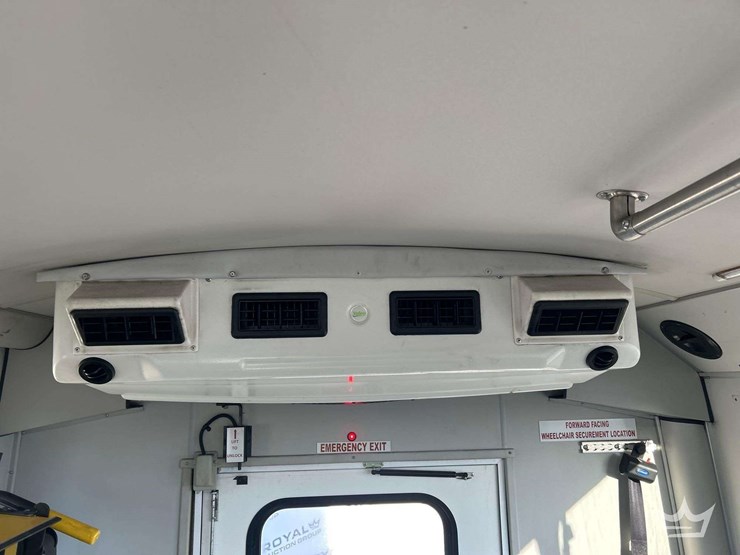 2019-ford-e450-image-23